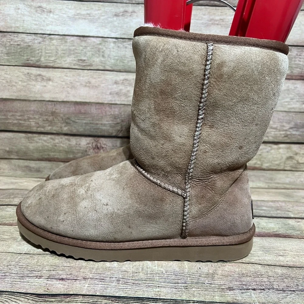 Ugg Brown Suede Classic Short Boots